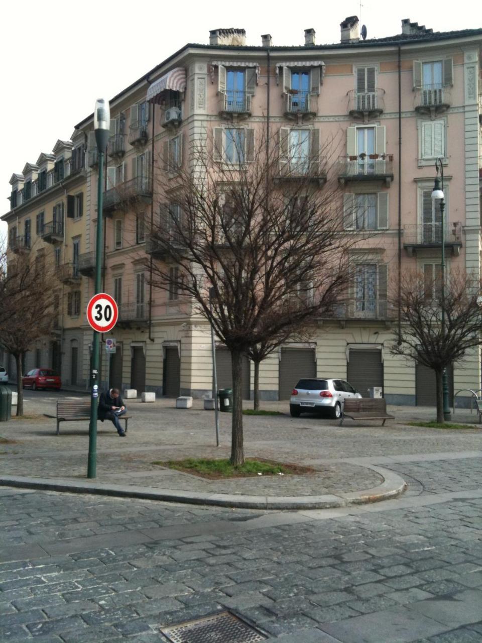 Ferienwohnung Un Piano Sotto Arturo Turin Exterior foto